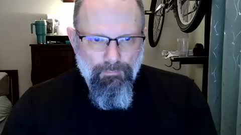 Just hanging out - No pressure online show from March 17, 2026, 5:11 am