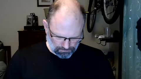 Just hanging out - No pressure online show from March 19, 2026, 5:44 am