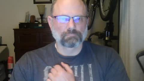 Just hanging out - No pressure online show from July 5, 2026, 6:31 am