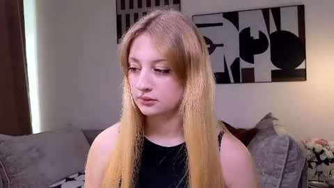 Snapshot of mysmila chatting on June 22, 2026, 2:25 pm mysmila online show from June 22, 2026, 2:25 pm