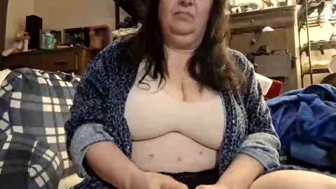 Snapshot of mysteriouswoman18 chatting on December 1, 2025, 12:37 am mysteriouswoman18 online show from December 1, 2025, 12:37 am