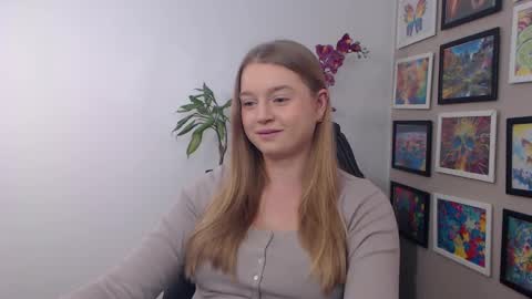 Snapshot of mysteryericax chatting on December 4, 2024, 8:56 am Erica online show from December 4, 2024, 8:56 am