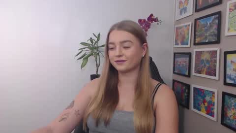 Snapshot of mysteryericax chatting on December 9, 2024, 12:51 pm Erica online show from December 9, 2024, 12:51 pm