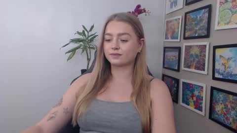 Snapshot of mysteryericax chatting on December 16, 2024, 11:12 am Erica online show from December 16, 2024, 11:12 am