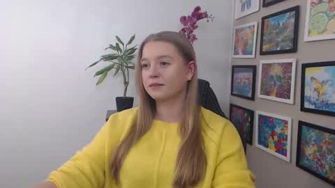 Snapshot of mysteryericax chatting on December 27, 2024, 5:05 pm Erica online show from December 27, 2024, 5:05 pm