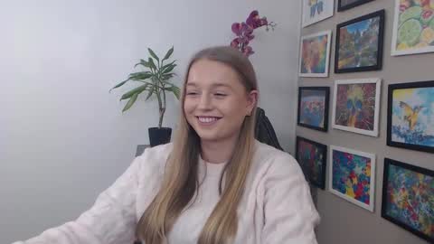 Snapshot of mysteryericax chatting on December 30, 2024, 1:14 pm Erica online show from December 30, 2024, 1:14 pm