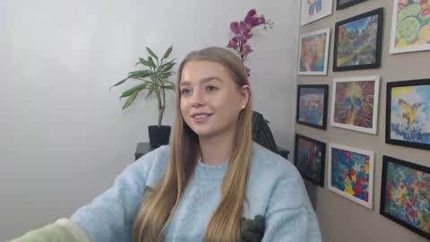 Snapshot of mysteryericax chatting on January 7, 2025, 12:09 pm Erica online show from January 7, 2025, 12:09 pm