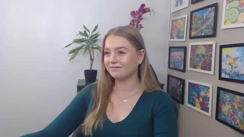 Snapshot of mysteryericax chatting on January 8, 2025, 12:47 pm Erica online show from January 8, 2025, 12:47 pm