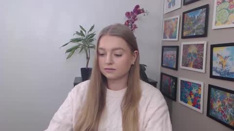 Snapshot of mysteryericax chatting on January 10, 2025, 12:36 pm Erica online show from January 10, 2025, 12:36 pm