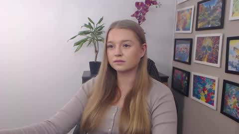 Snapshot of mysteryericax chatting on January 15, 2025, 9:35 am Erica online show from January 15, 2025, 9:35 am