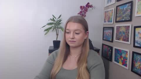 Snapshot of mysteryericax chatting on January 16, 2025, 9:37 am Erica online show from January 16, 2025, 9:37 am