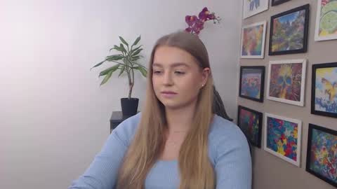 Snapshot of mysteryericax chatting on January 17, 2025, 10:33 am Erica online show from January 17, 2025, 10:33 am