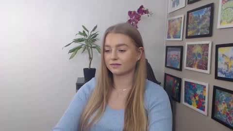 Snapshot of mysteryericax chatting on January 17, 2025, 2:07 pm Erica online show from January 17, 2025, 2:07 pm