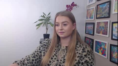 Snapshot of mysteryericax chatting on January 20, 2025, 12:28 pm Erica online show from January 20, 2025, 12:28 pm