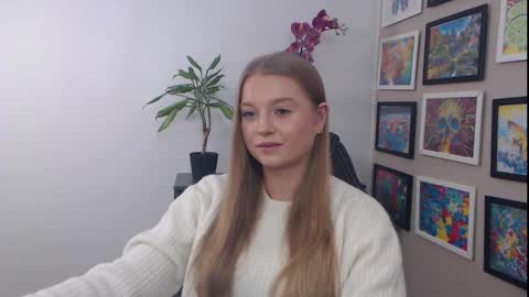 Snapshot of mysteryericax chatting on January 22, 2025, 7:46 am Erica online show from January 22, 2025, 7:46 am