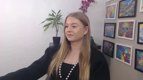 Snapshot of mysteryericax chatting on January 30, 2025, 8:01 am Erica online show from January 30, 2025, 8:01 am