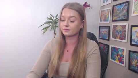 Snapshot of mysteryericax chatting on February 4, 2025, 10:54 am Erica online show from February 4, 2025, 10:54 am