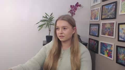 Snapshot of mysteryericax chatting on February 5, 2025, 8:00 am Erica online show from February 5, 2025, 8:00 am