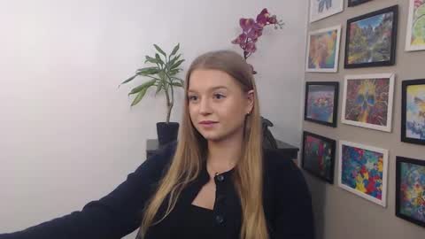 Snapshot of mysteryericax chatting on February 7, 2025, 8:01 am Erica online show from February 7, 2025, 8:01 am