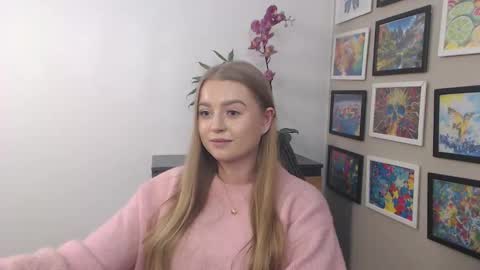 Snapshot of mysteryericax chatting on February 14, 2025, 2:44 pm Erica online show from February 14, 2025, 2:44 pm