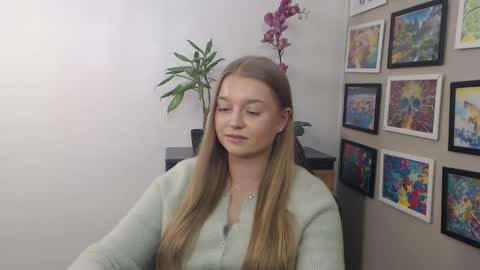 Snapshot of mysteryericax chatting on February 17, 2025, 5:43 pm Erica online show from February 17, 2025, 5:43 pm