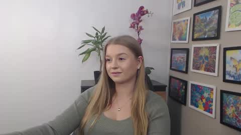 Snapshot of mysteryericax chatting on February 20, 2025, 10:48 am Erica online show from February 20, 2025, 10:48 am