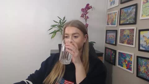 Snapshot of mysteryericax chatting on February 22, 2025, 11:57 am Erica online show from February 22, 2025, 11:57 am