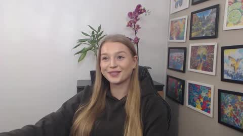 Snapshot of mysteryericax chatting on February 24, 2025, 2:48 pm Erica online show from February 24, 2025, 2:48 pm