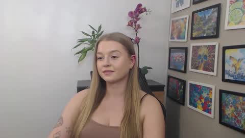 Snapshot of mysteryericax chatting on February 24, 2025, 5:53 pm Erica online show from February 24, 2025, 5:53 pm