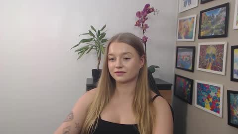 Snapshot of mysteryericax chatting on February 26, 2025, 11:20 am Erica online show from February 26, 2025, 11:20 am