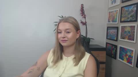 Snapshot of mysteryericax chatting on September 9, 2025, 10:48 am Erica online show from September 9, 2025, 10:48 am