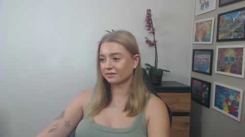 Snapshot of mysteryericax chatting on September 12, 2025, 7:30 am Erica online show from September 12, 2025, 7:30 am