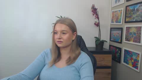 Snapshot of mysteryericax chatting on September 17, 2025, 8:16 am Erica online show from September 17, 2025, 8:16 am