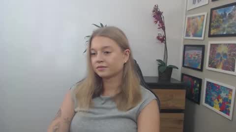 Snapshot of mysteryericax chatting on September 22, 2025, 10:06 am Erica online show from September 22, 2025, 10:06 am