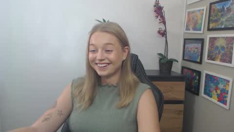 Snapshot of mysteryericax chatting on September 26, 2025, 9:57 am Erica online show from September 26, 2025, 9:57 am