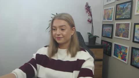 Snapshot of mysteryericax chatting on October 15, 2025, 7:41 am Erica online show from October 15, 2025, 7:41 am