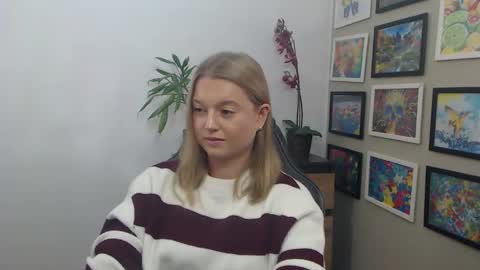 Snapshot of mysteryericax chatting on October 24, 2025, 7:49 am Erica online show from October 24, 2025, 7:49 am