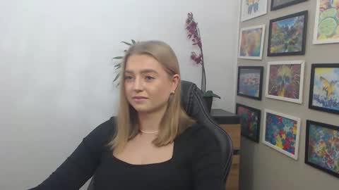 Snapshot of mysteryericax chatting on November 4, 2025, 11:42 am Erica online show from November 4, 2025, 11:42 am