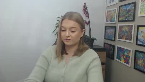 Snapshot of mysteryericax chatting on November 9, 2025, 8:12 am Erica online show from November 9, 2025, 8:12 am