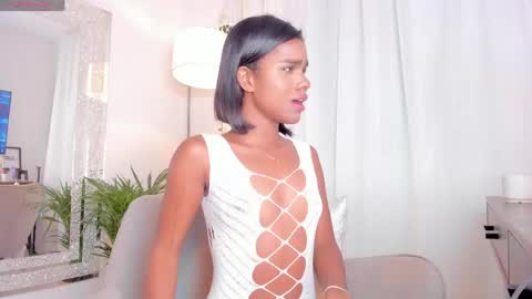 Julieth  online show from April 20, 2026, 4:15 am