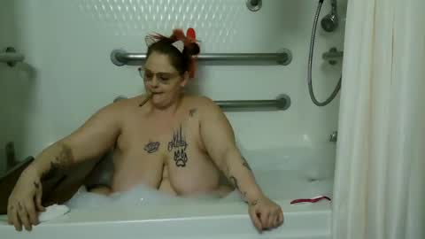 MysticLynn online show from January 29, 2025, 11:20 am