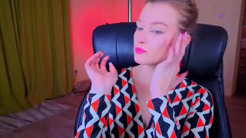 mysticvenus_ online show from March 12, 2026, 4:24 pm