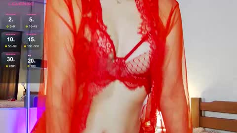 Snapshot of mystique_girl_ chatting on October 26, 2025, 6:03 pm Angeline online show from October 26, 2025, 6:03 pm