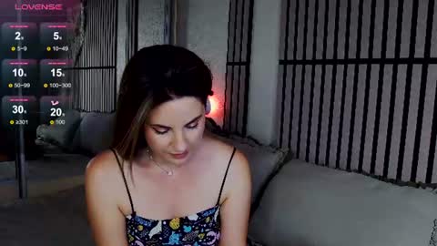 Snapshot of mystique_girl_ chatting on June 27, 2026, 8:14 pm Angeline online show from June 27, 2026, 8:14 pm