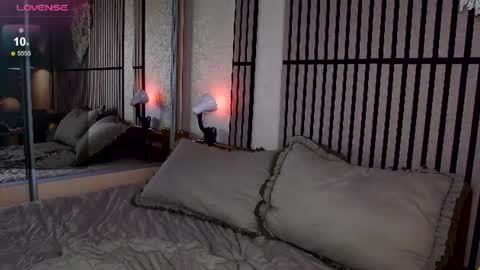Snapshot of mystique_girl_ chatting on July 6, 2026, 8:00 pm Angeline online show from July 6, 2026, 8:00 pm