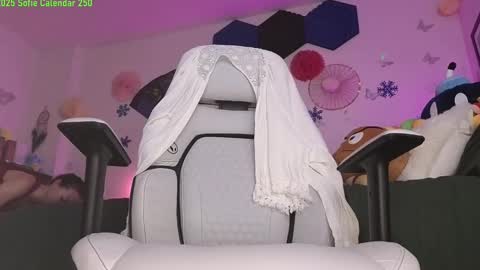 MySweetSofie online show from January 8, 2025, 2:14 am