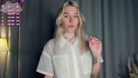 Snapshot of myviolet_rush chatting on October 31, 2025, 7:48 pm Olivia or just olive online show from October 31, 2025, 7:48 pm