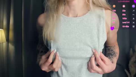 Snapshot of myviolet_rush chatting on November 7, 2025, 7:36 pm Olivia or just olive online show from November 7, 2025, 7:36 pm