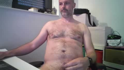 naaktlopertjebe online show from April 10, 2026, 9:36 am