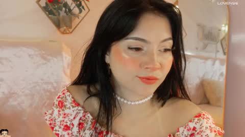 Snapshot of naamah_b chatting on November 4, 2025, 2:05 pm naamah_b online show from November 4, 2025, 2:05 pm